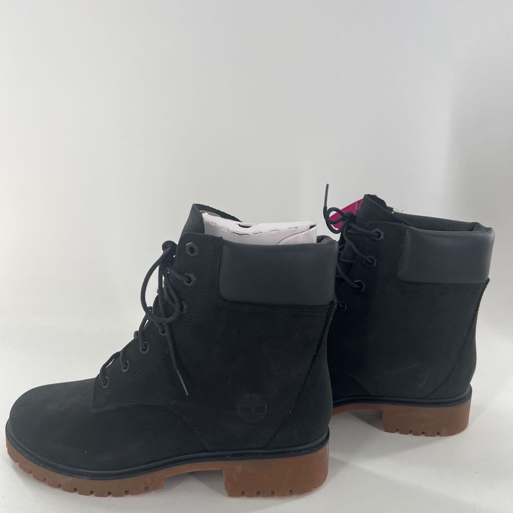 7.5 lace-up boot