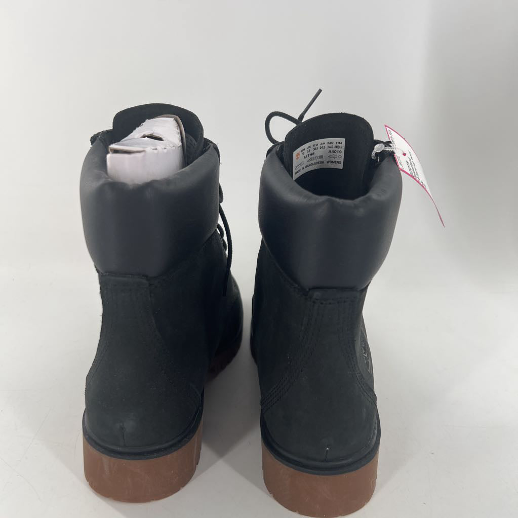 7.5 lace-up boot