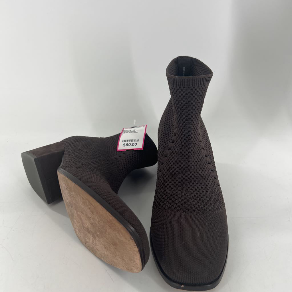 9 knit low heel ankle boot
