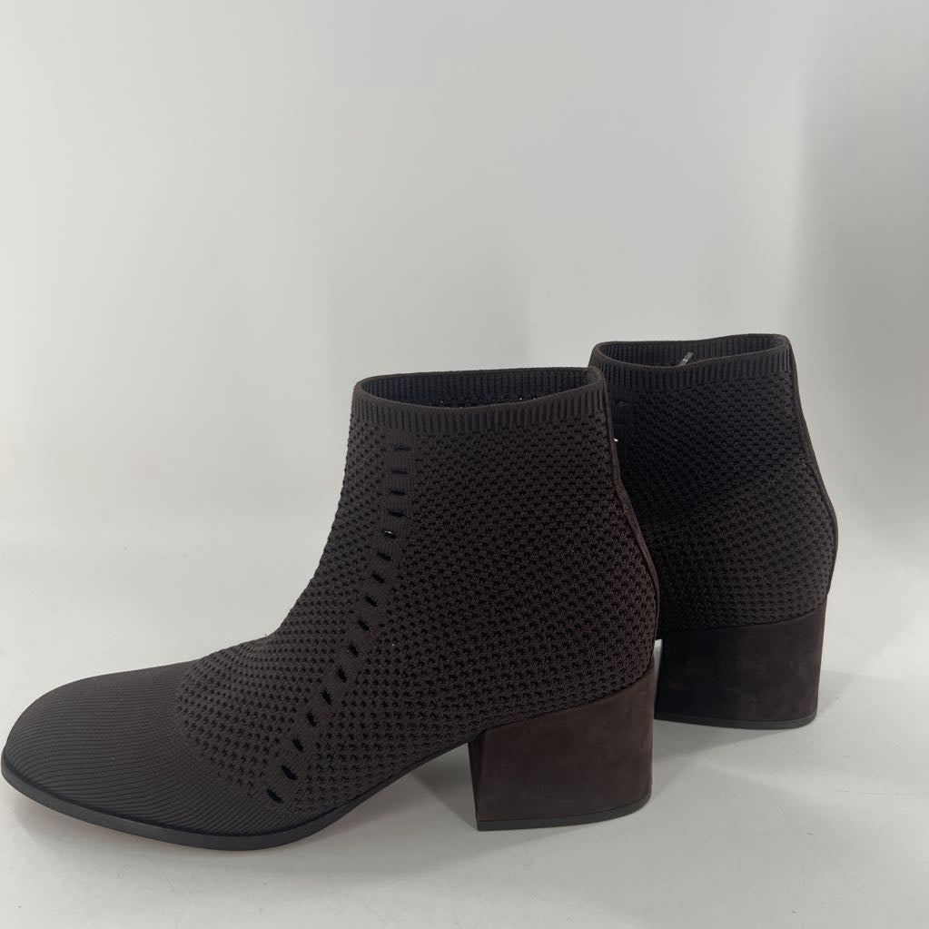 9 knit low heel ankle boot