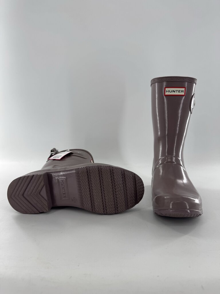 9 mid-calf rainboot