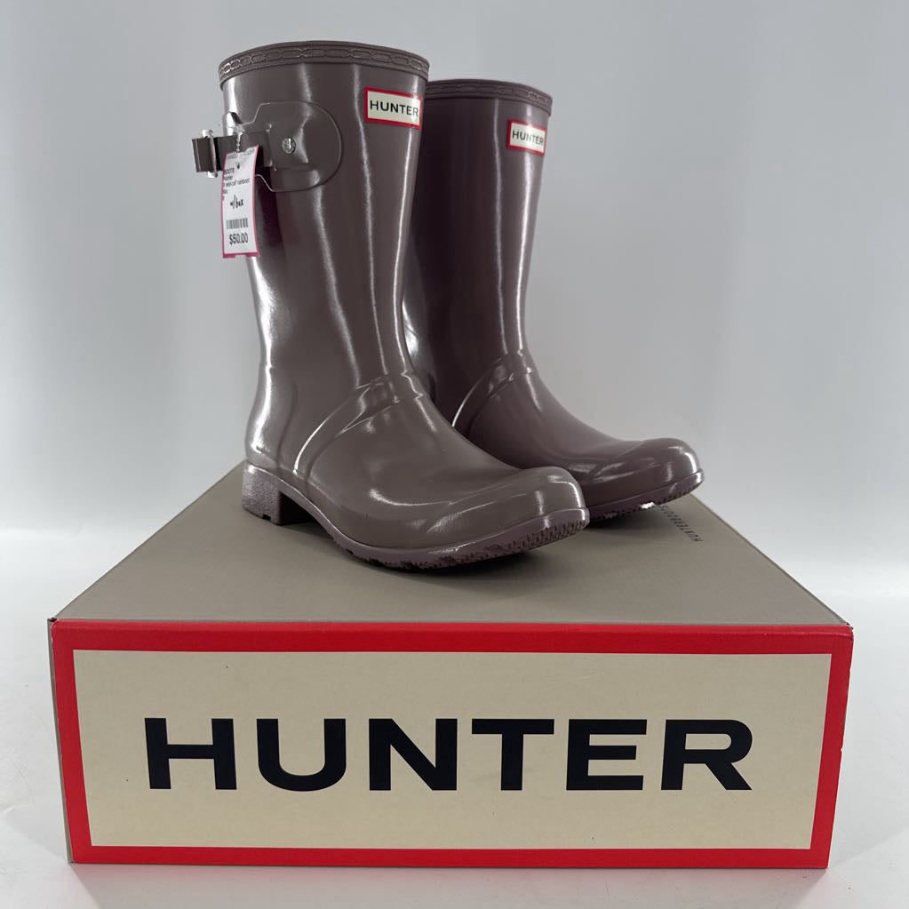 9 mid-calf rainboot