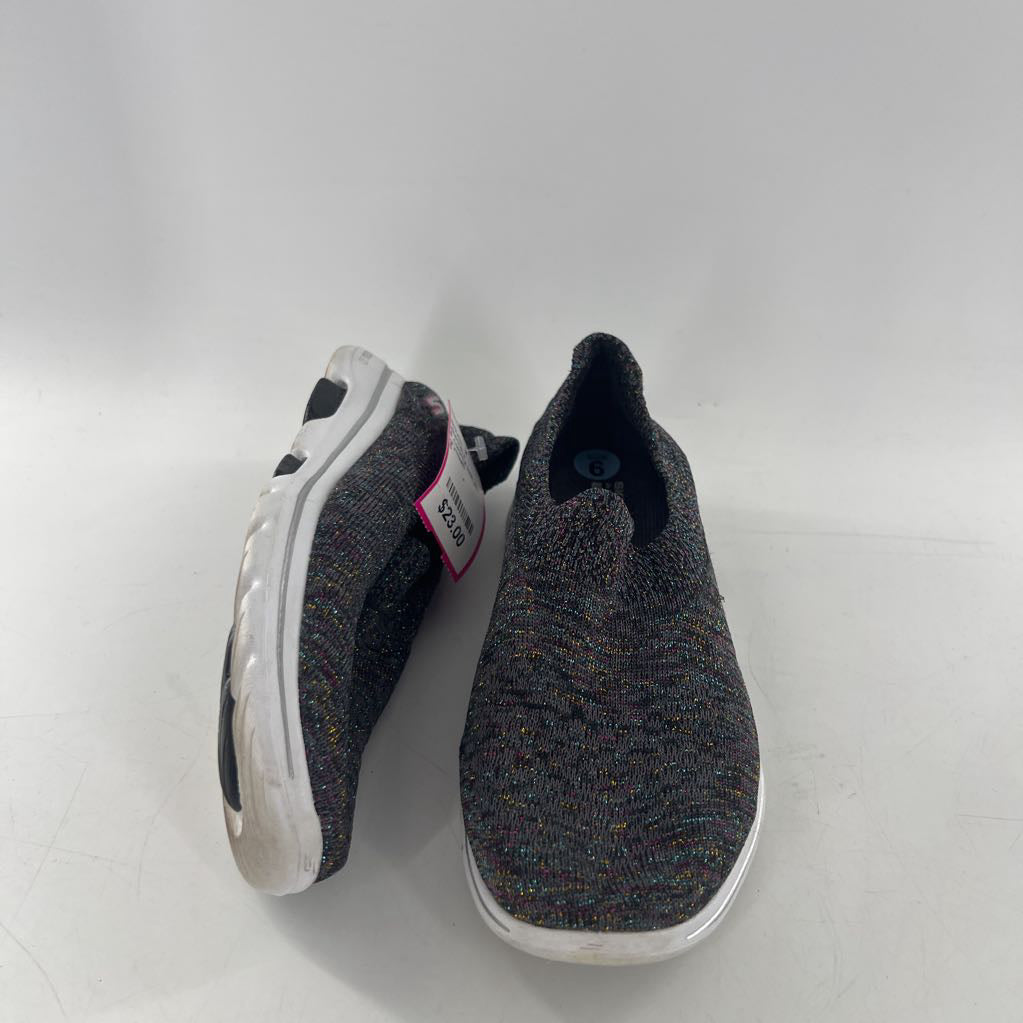 6 colorful knit slip-ons