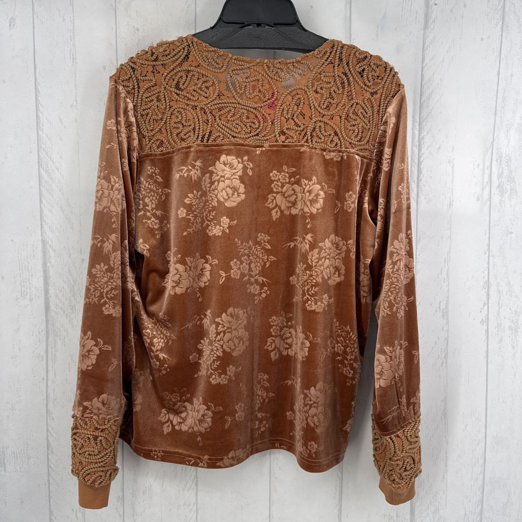 L floral velvet top w/ textured corded lace yoke