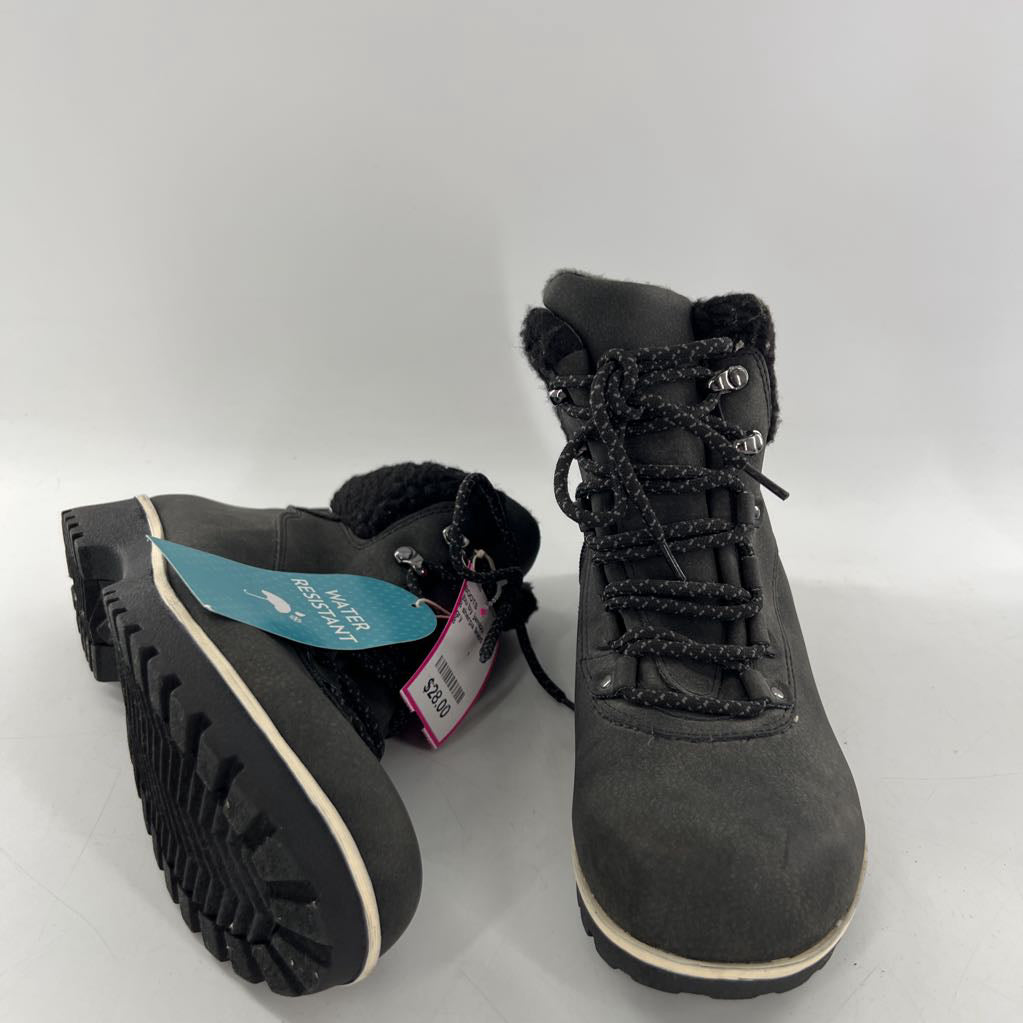 8 sherpa lined water resistant boot