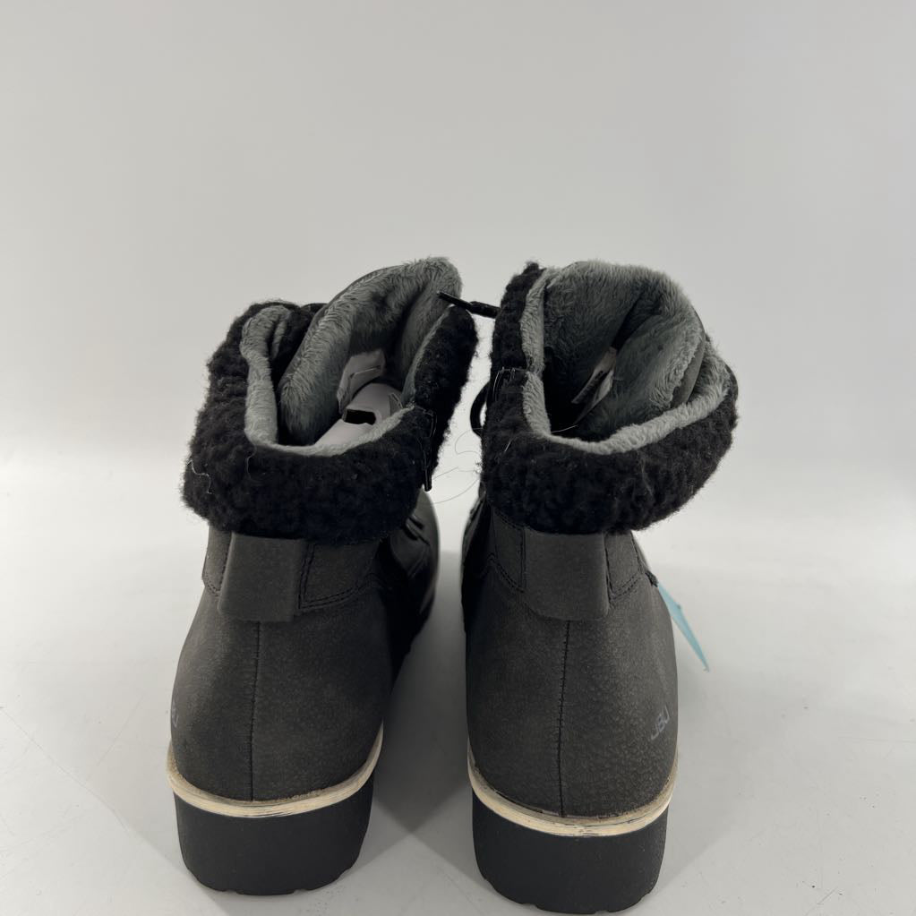 8 sherpa lined water resistant boot