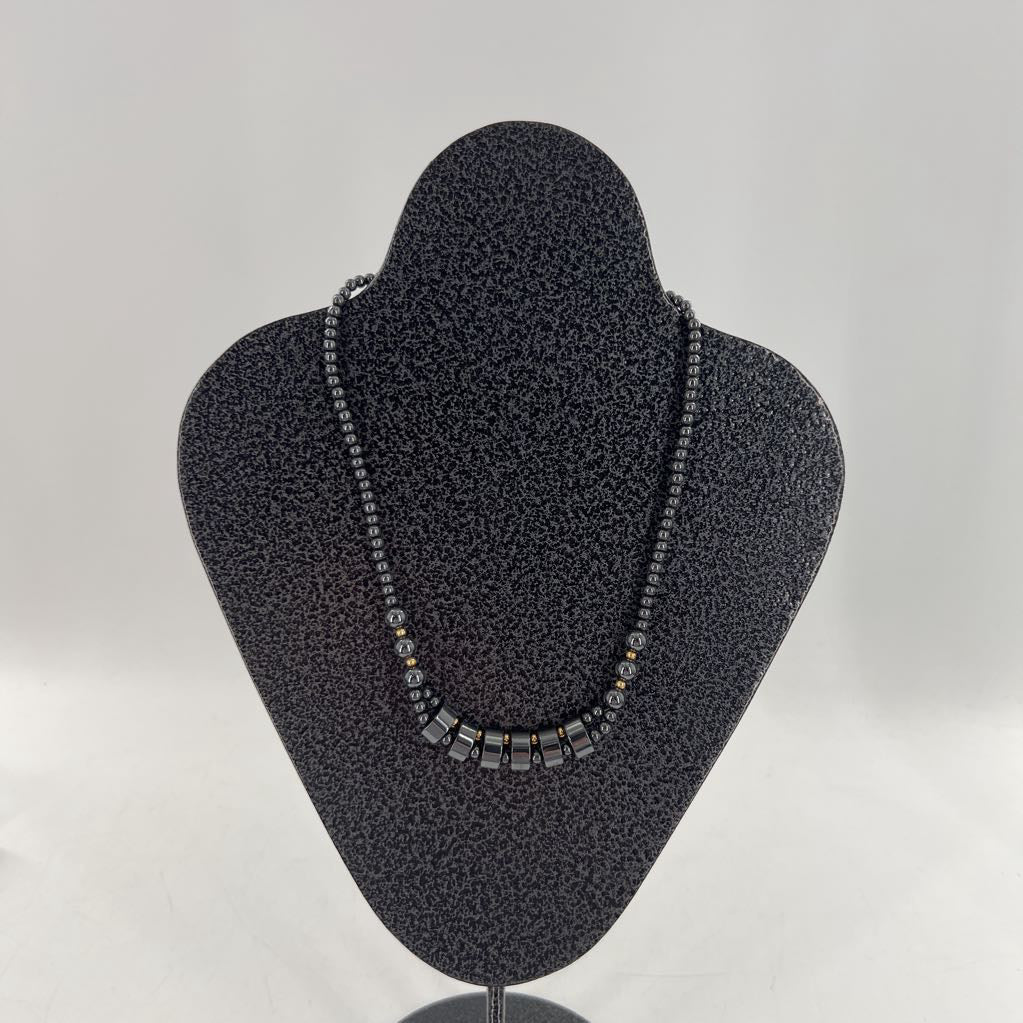 9" blk metal & gold beaded necklace