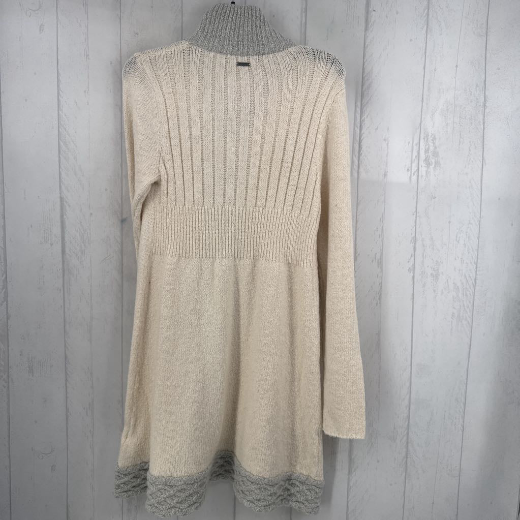 R129 M buttoned mock neck cardi