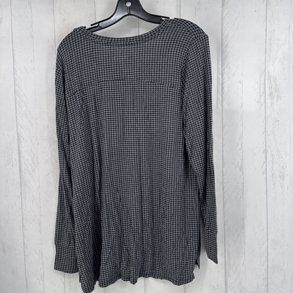 L checkered print round neck l/s tee