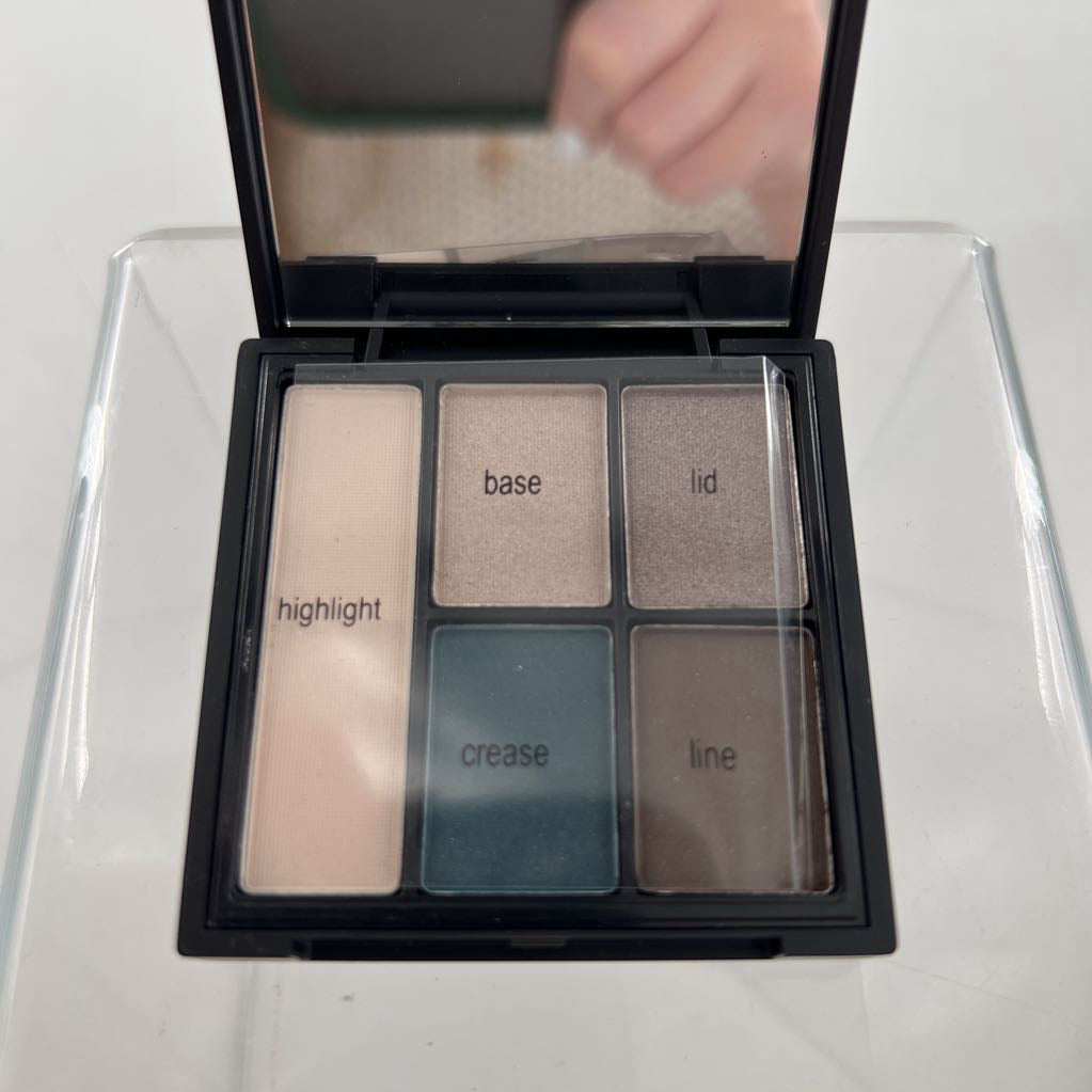 clay eyeshadow palette