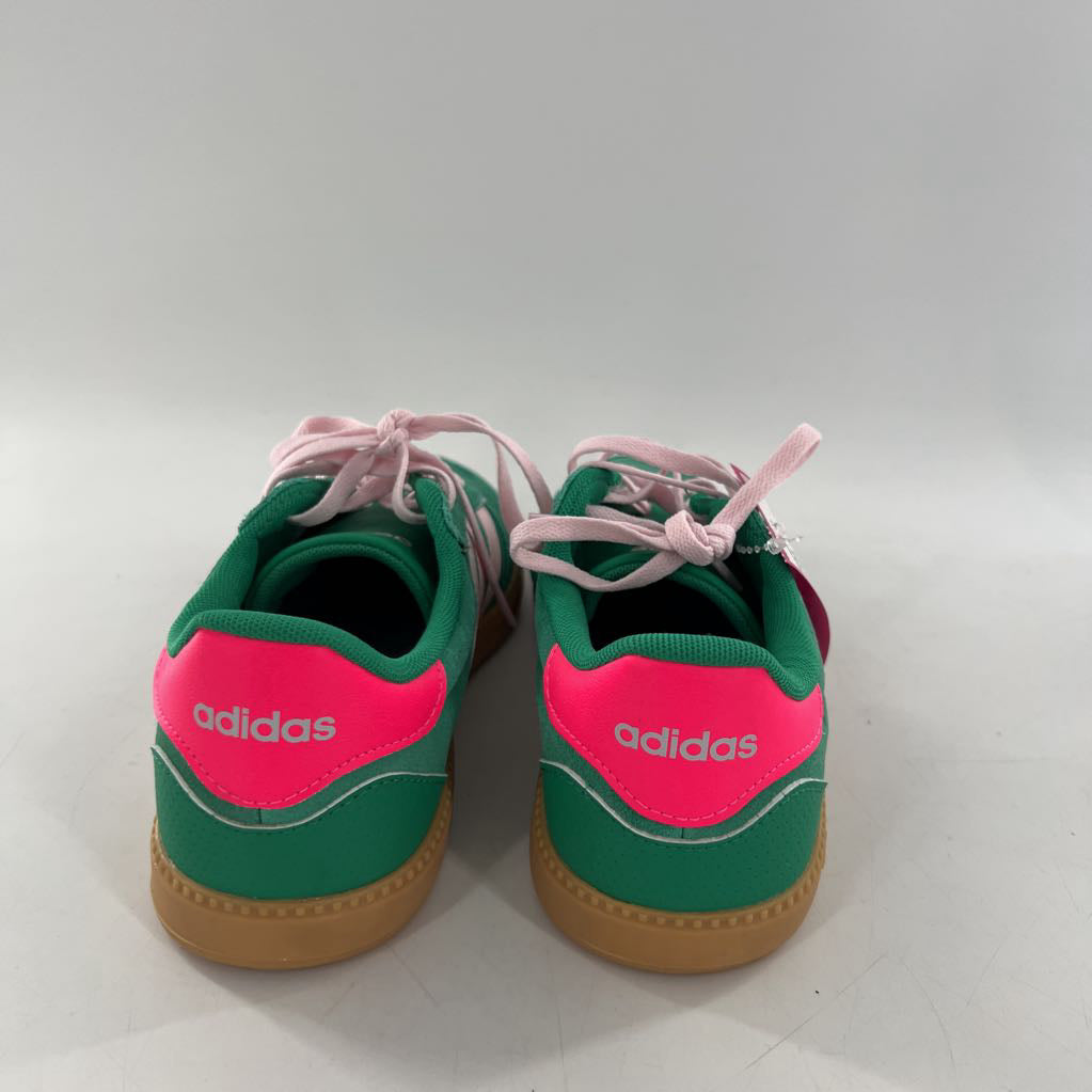 5.5 lace-up sneaker