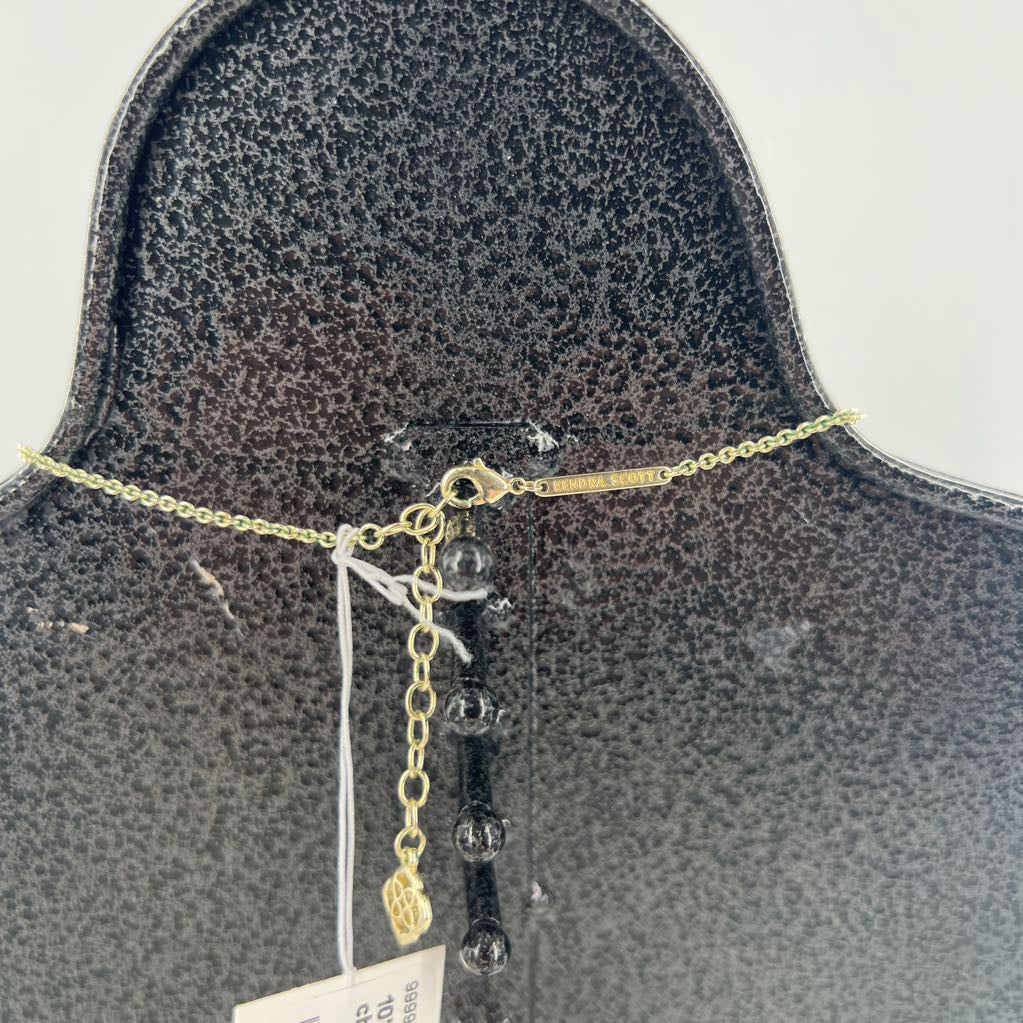 10" gold tone agate charm necklace
