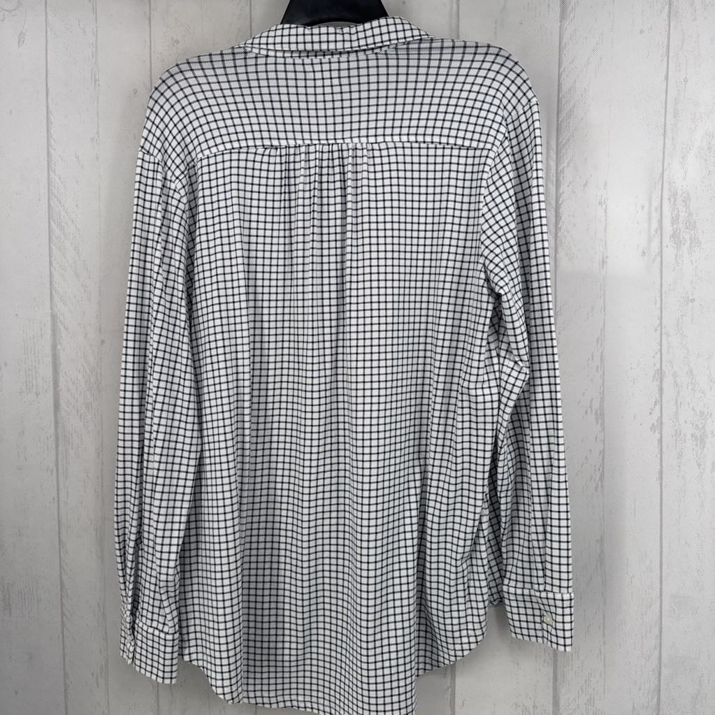 XL checkered 1/2 button down l/s top