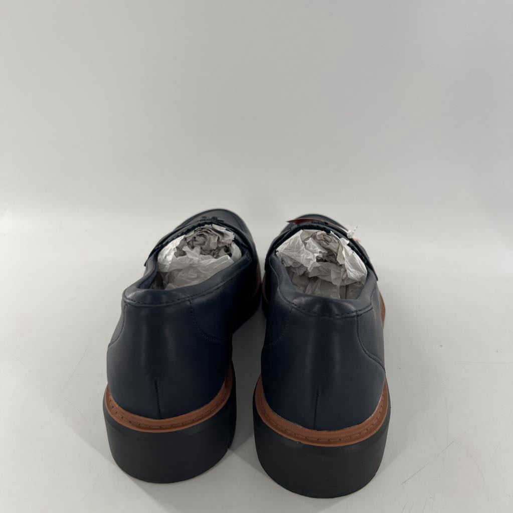 11 leather loafer
