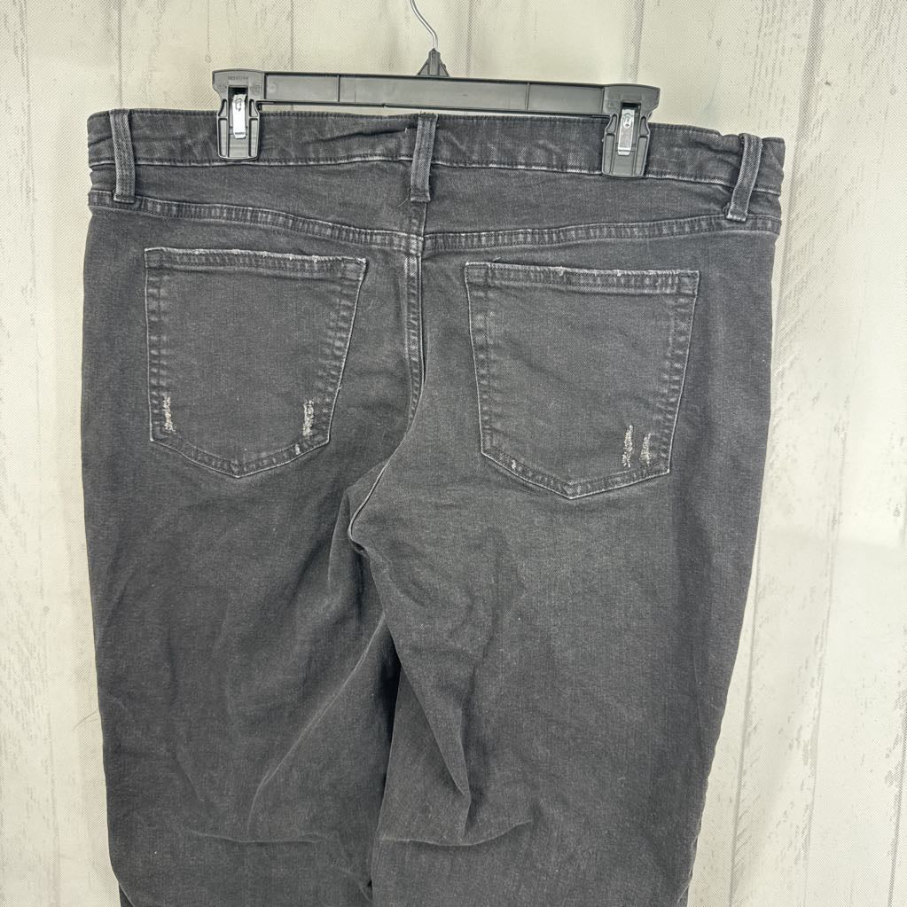 12 mid-rise straigh tleg jean
