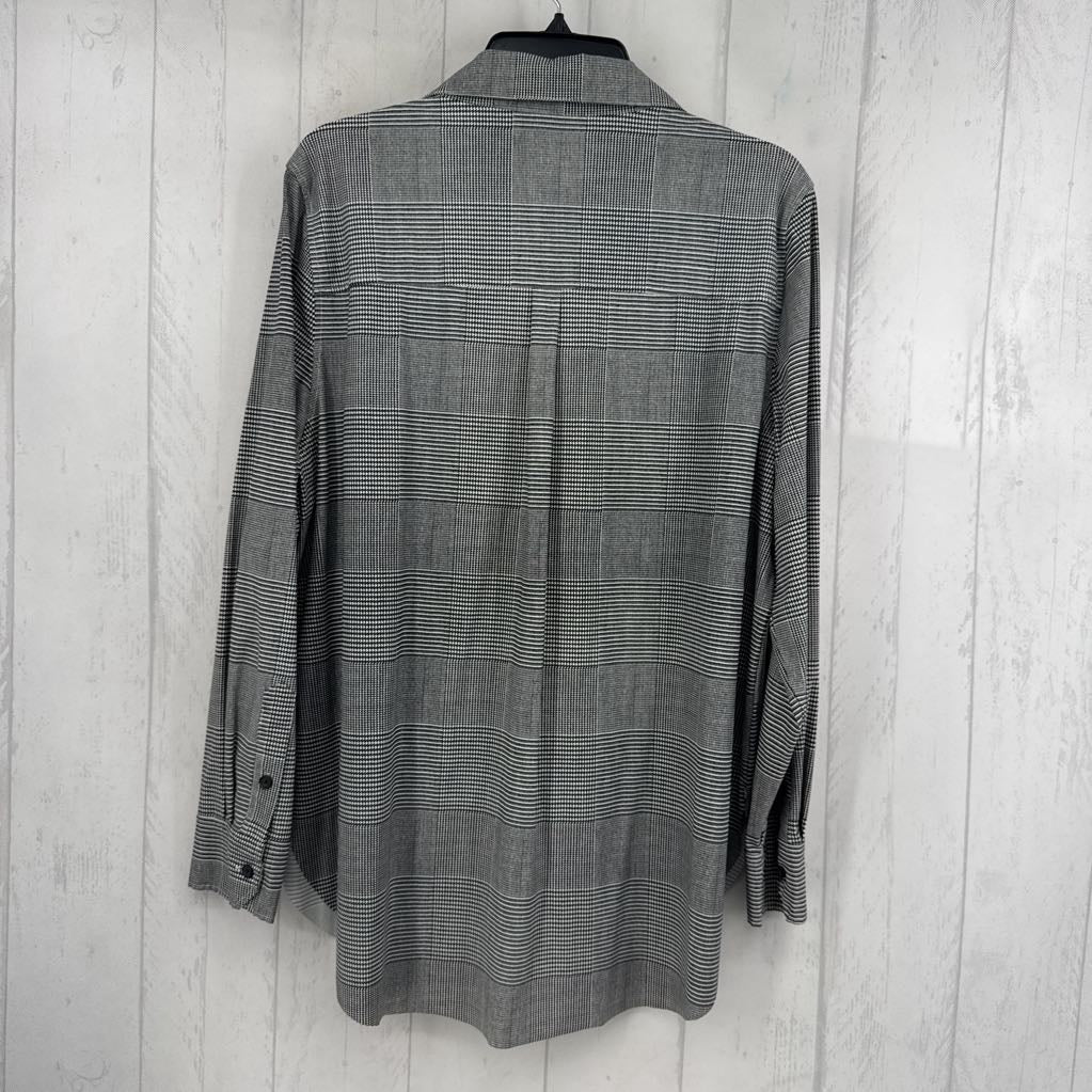 XL plaid button down l/s top