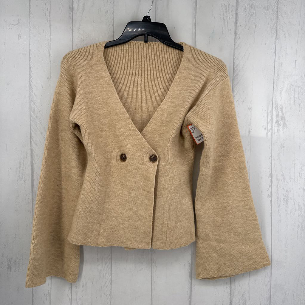 L button front sweater