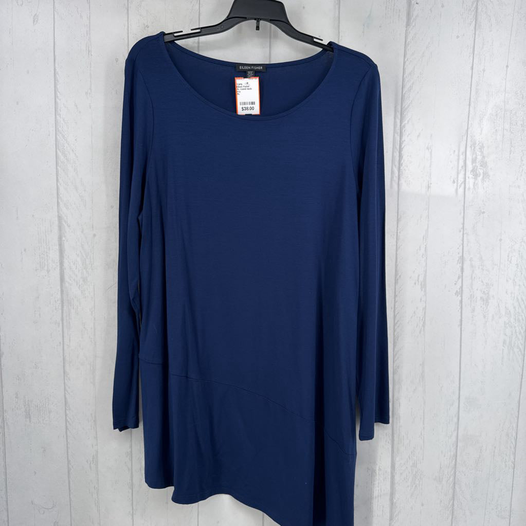 XL round neck asymetrical hem l/s tee