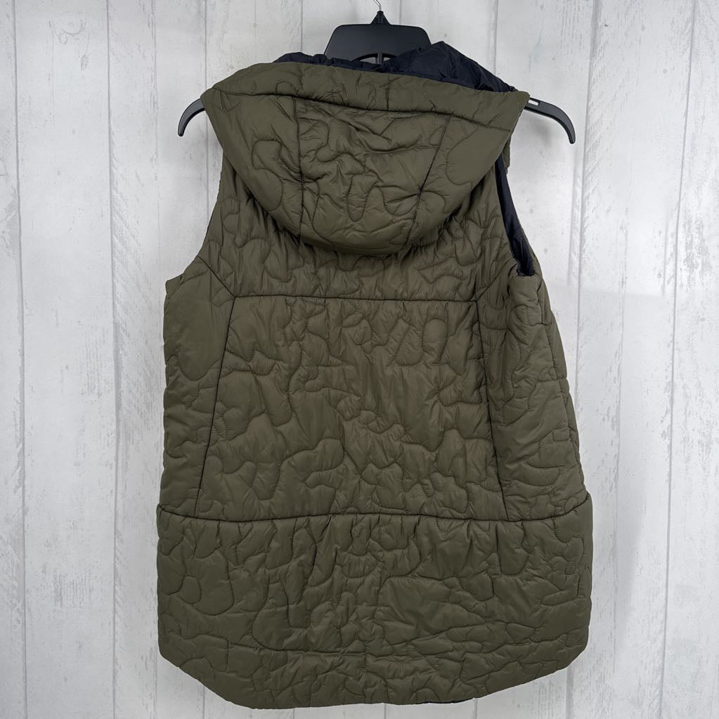 L quilted hooded vest