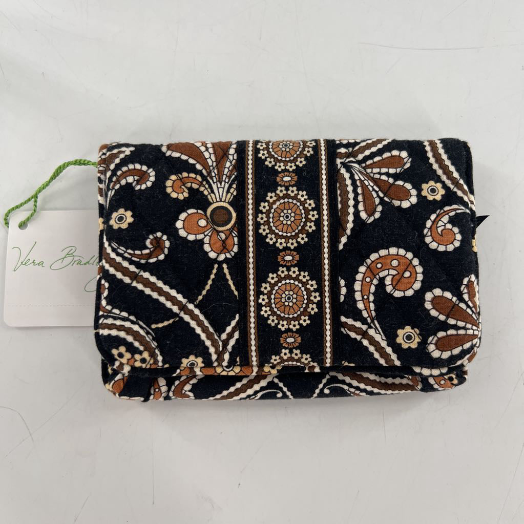 R25 quilted bi-fold wallet