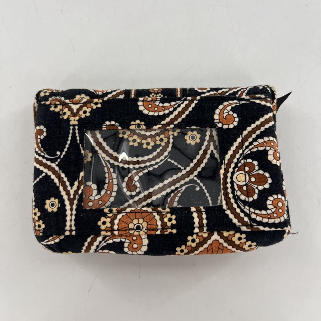 R25 quilted bi-fold wallet