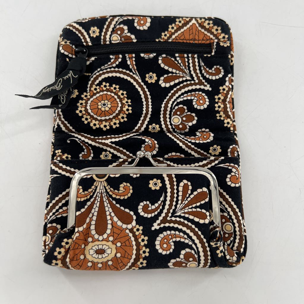 R25 quilted bi-fold wallet