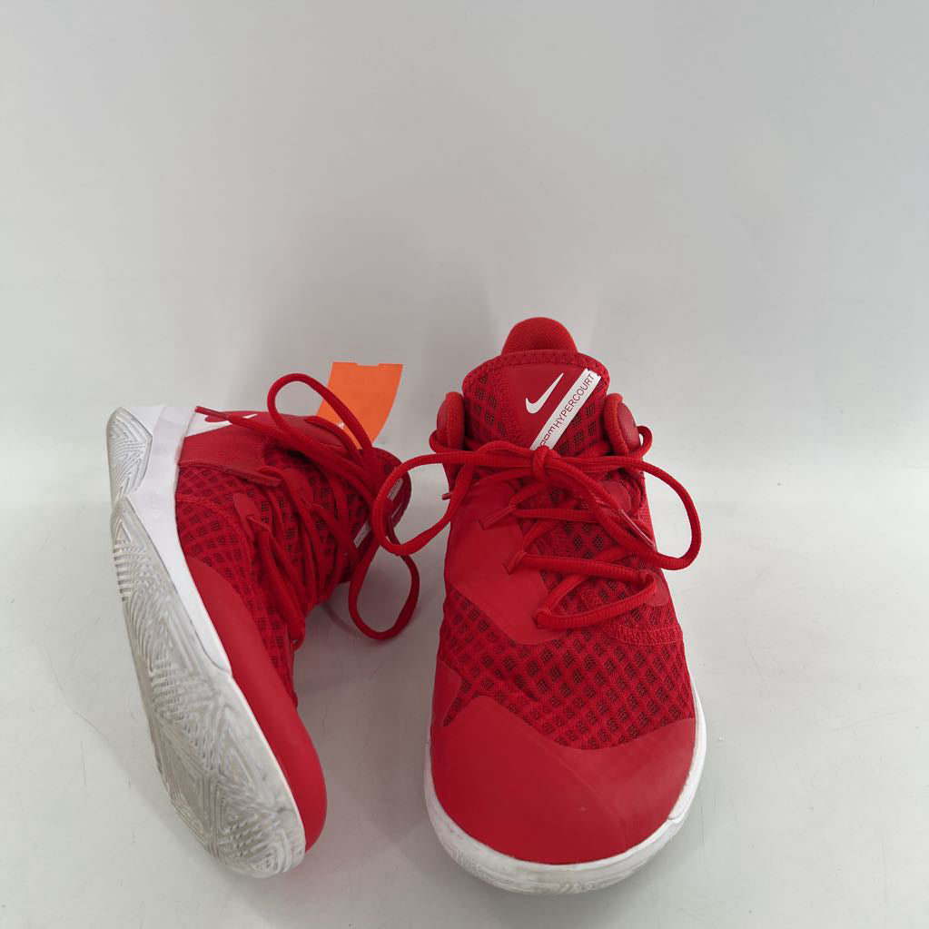 8.5 lace-up sneaker