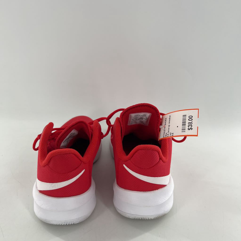 8.5 lace-up sneaker