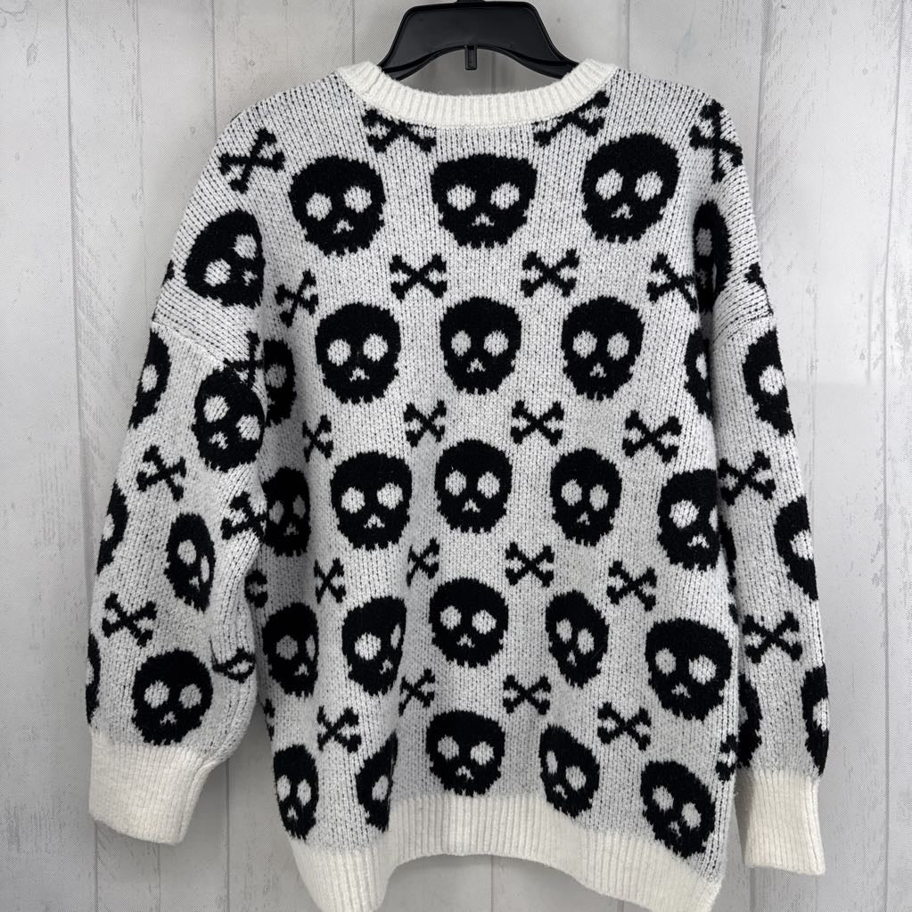 XL skull & crossbones sweater