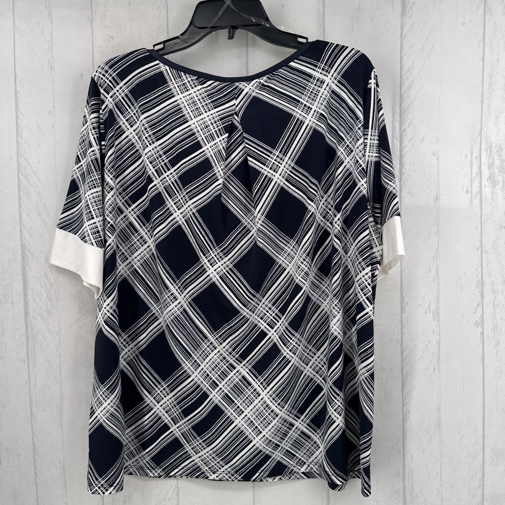 XL checkered s/s top