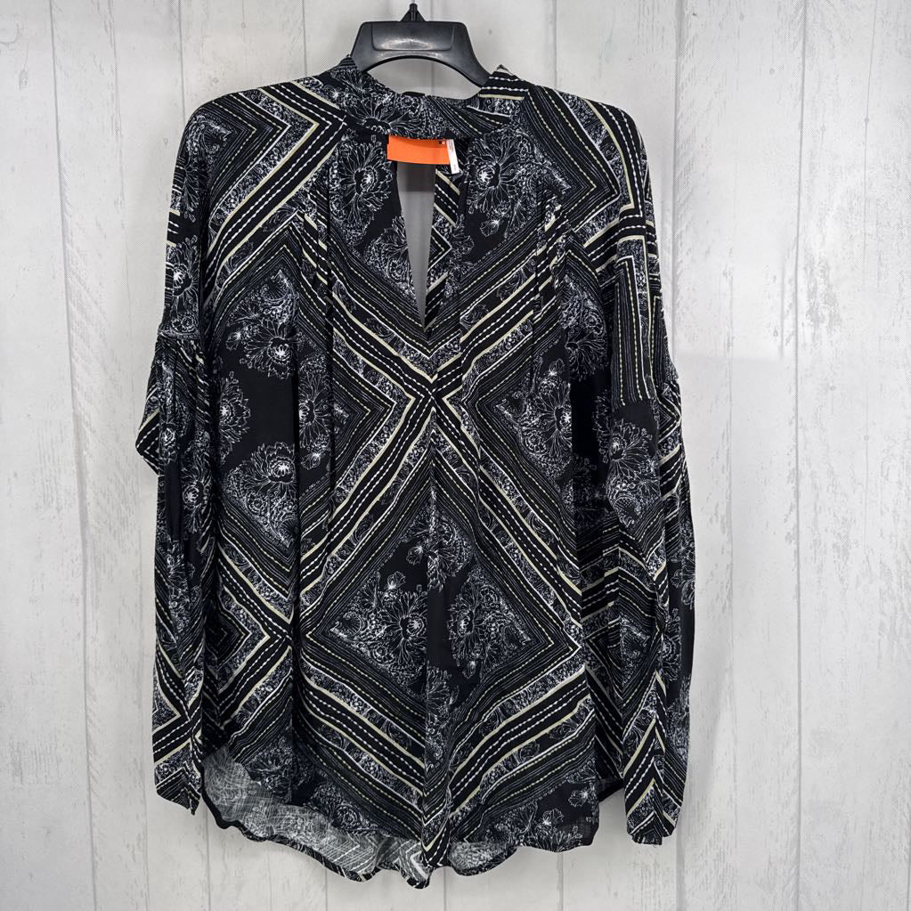 R108 S printed notch neck l/s top
