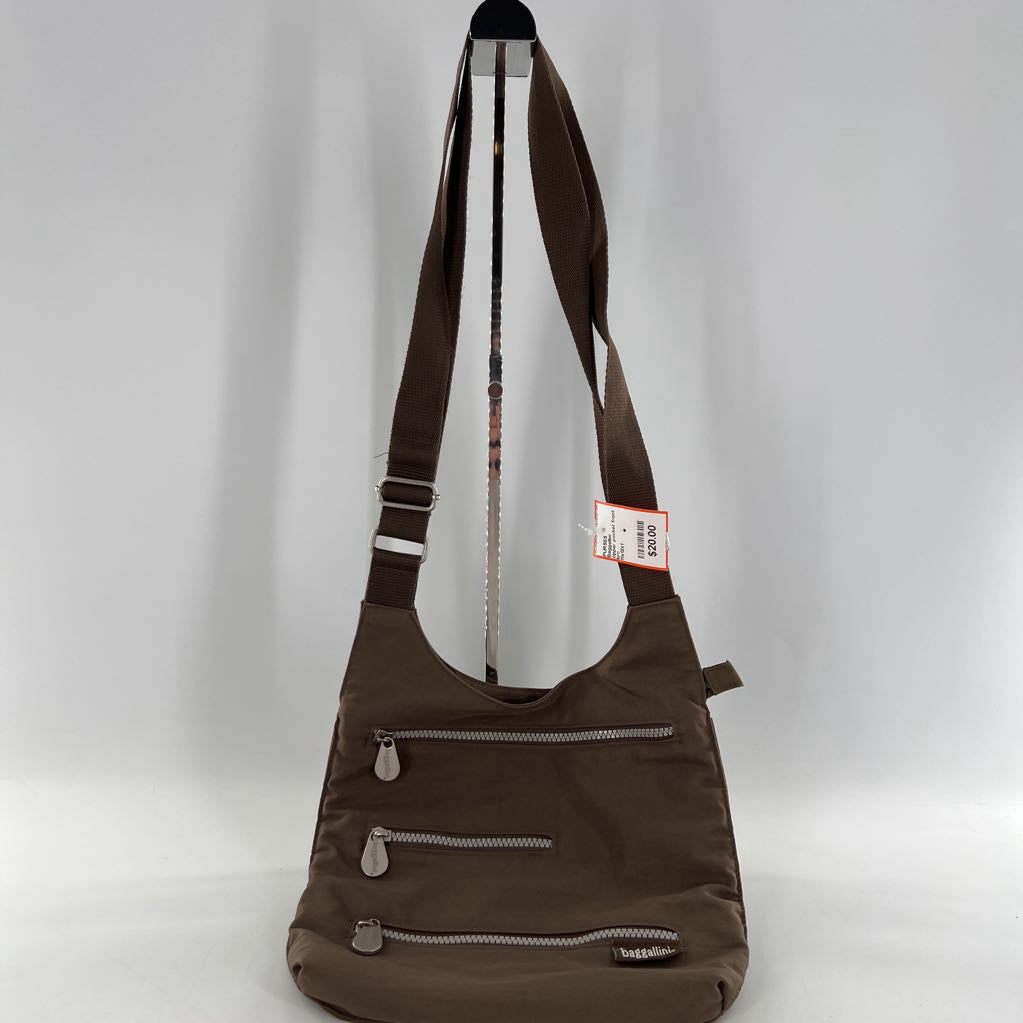 zipper pocket front nylon crossbody