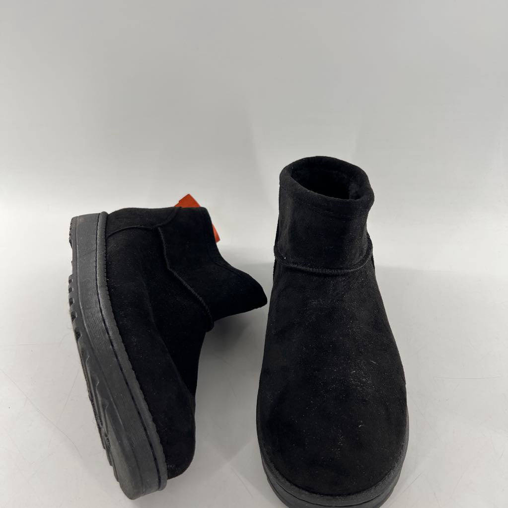 8 faux fur lined ankle boot