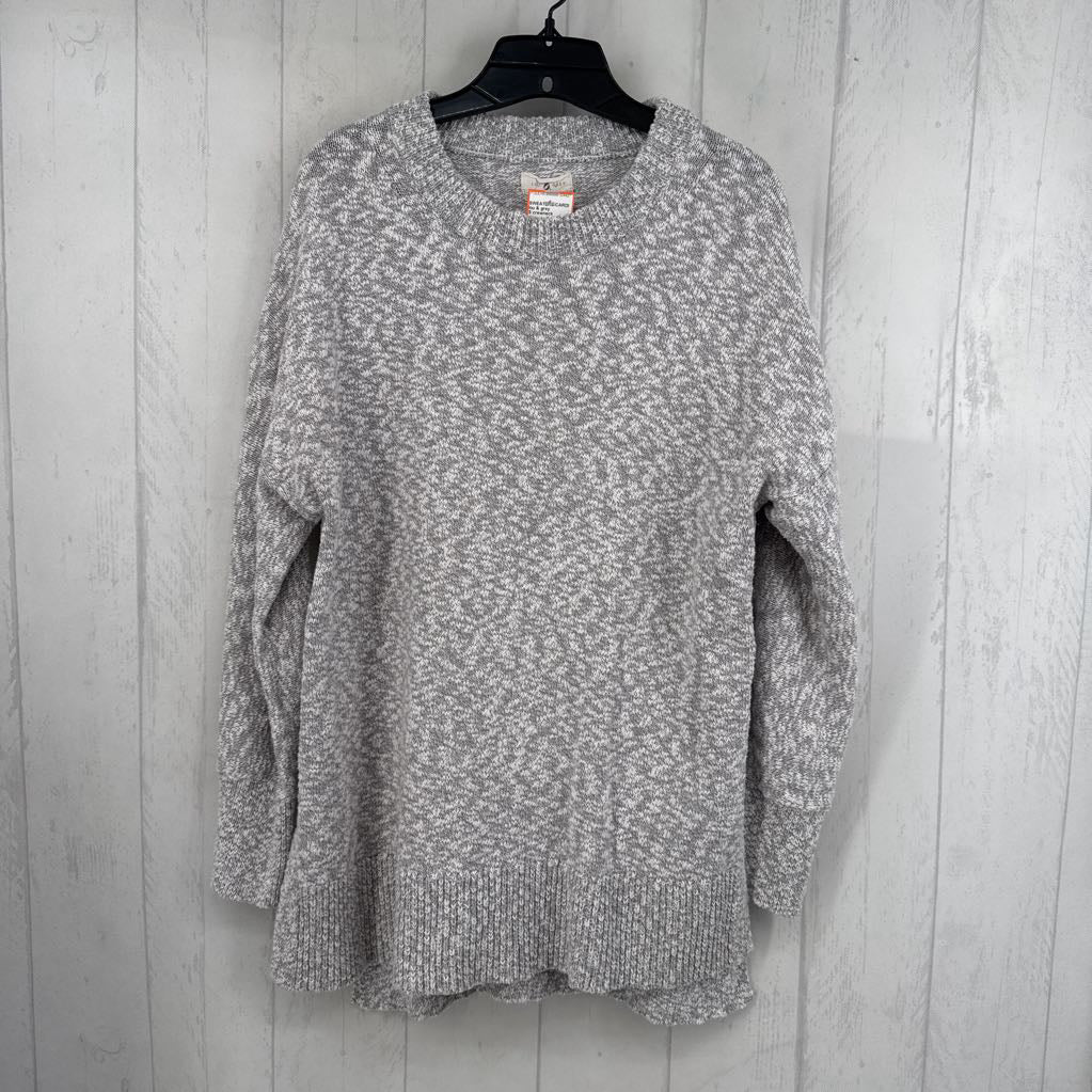 S crewneck sweater