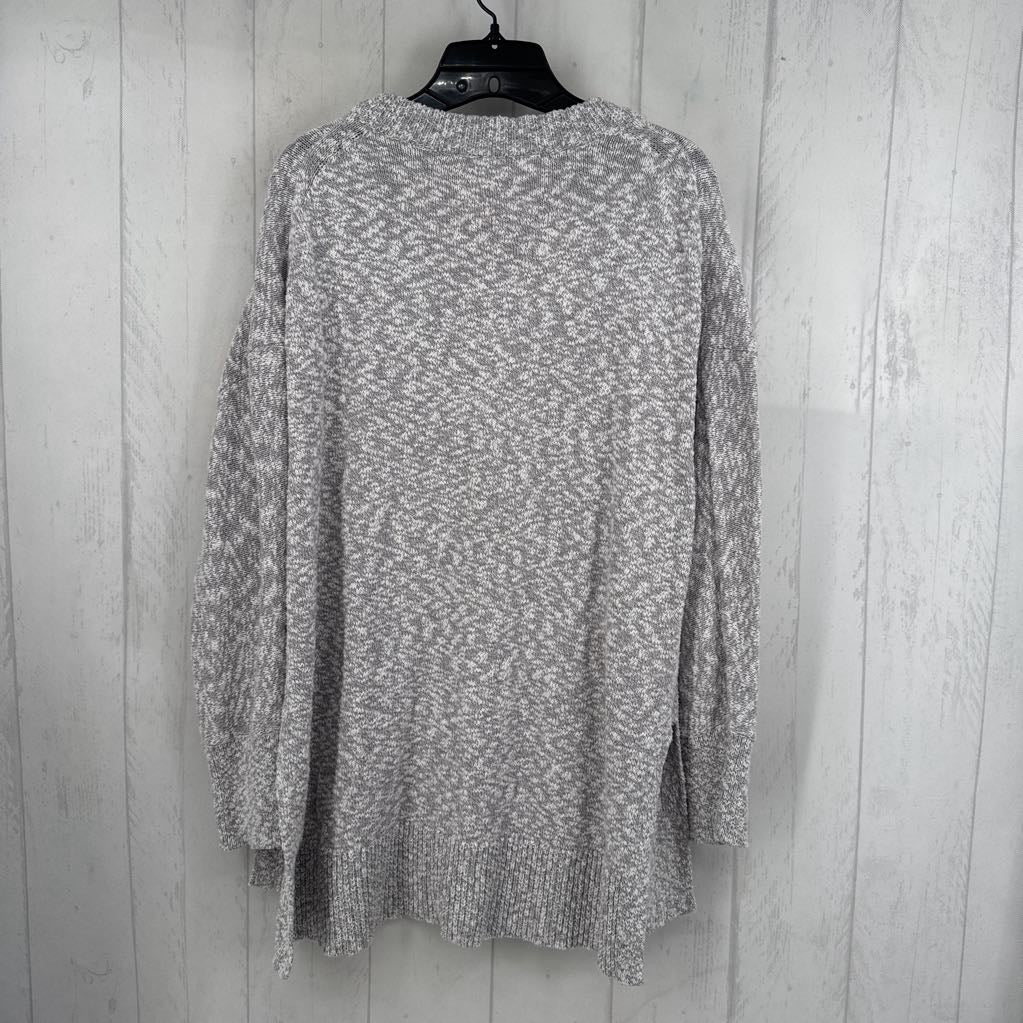 S crewneck sweater