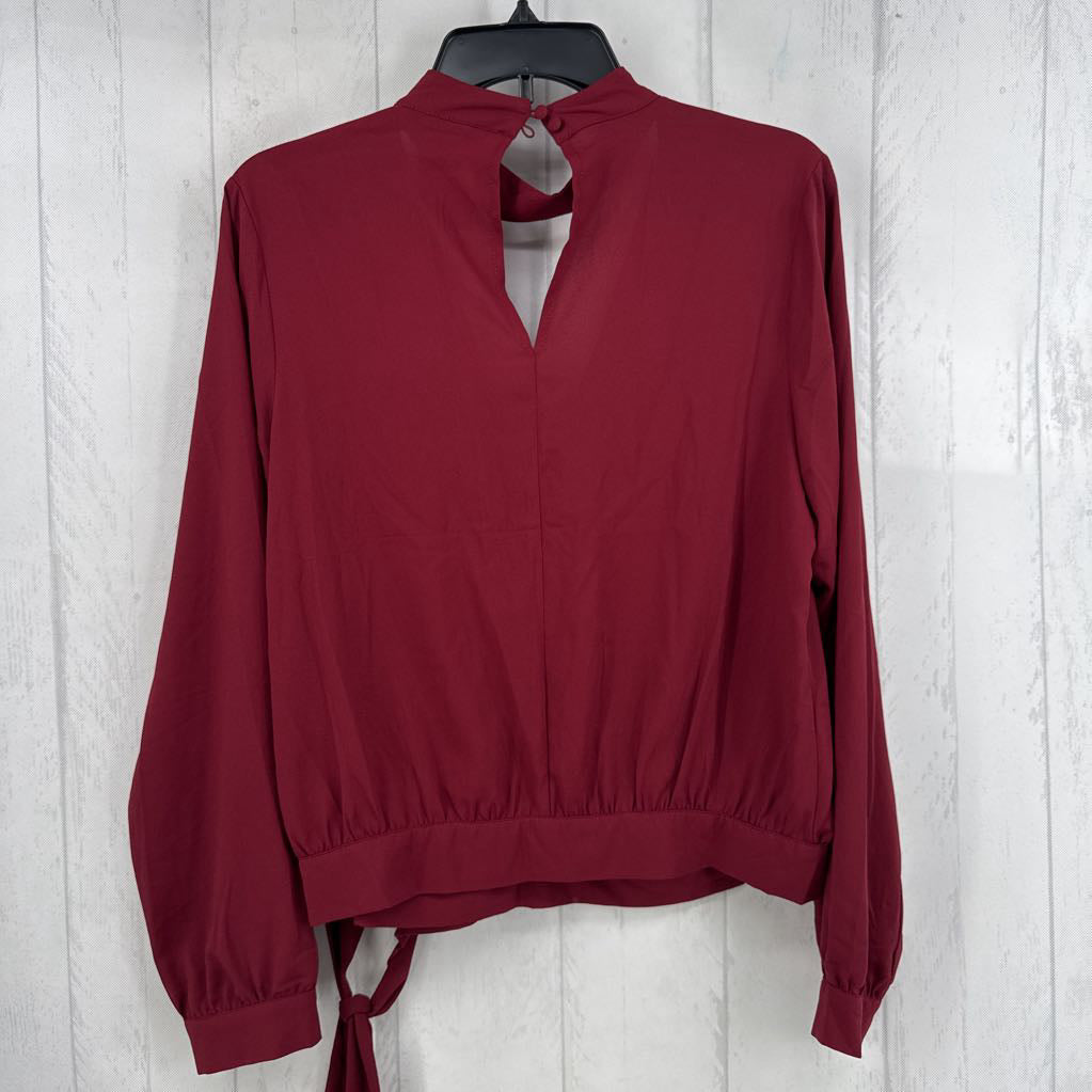 M v-neck crossover l/s top