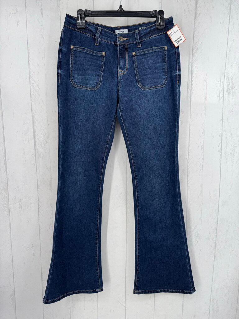 8 low-rise bootcut jean