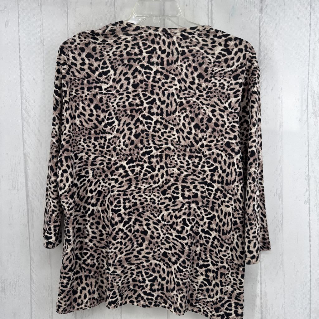 XL animal print v-neck 3/4 slv tee