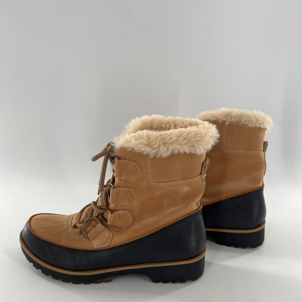 6 faux fur lined weatherproof boot