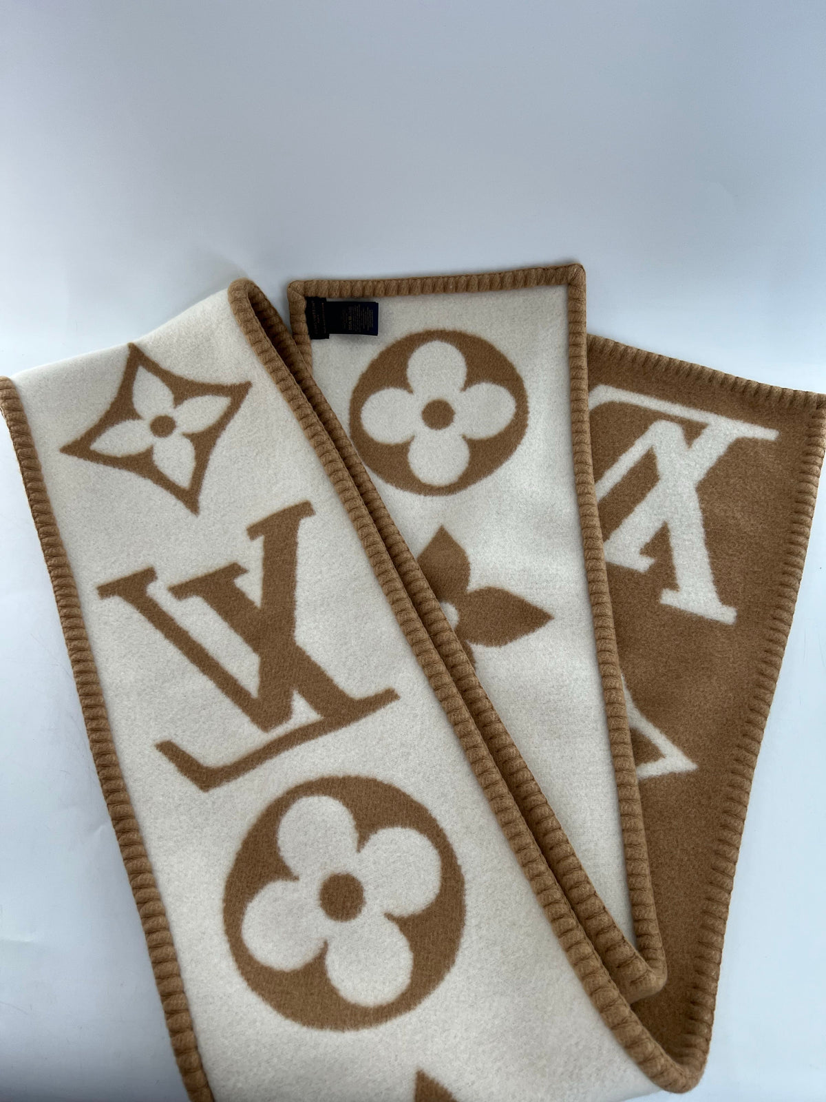 100% cashmere sweet dreams scarf