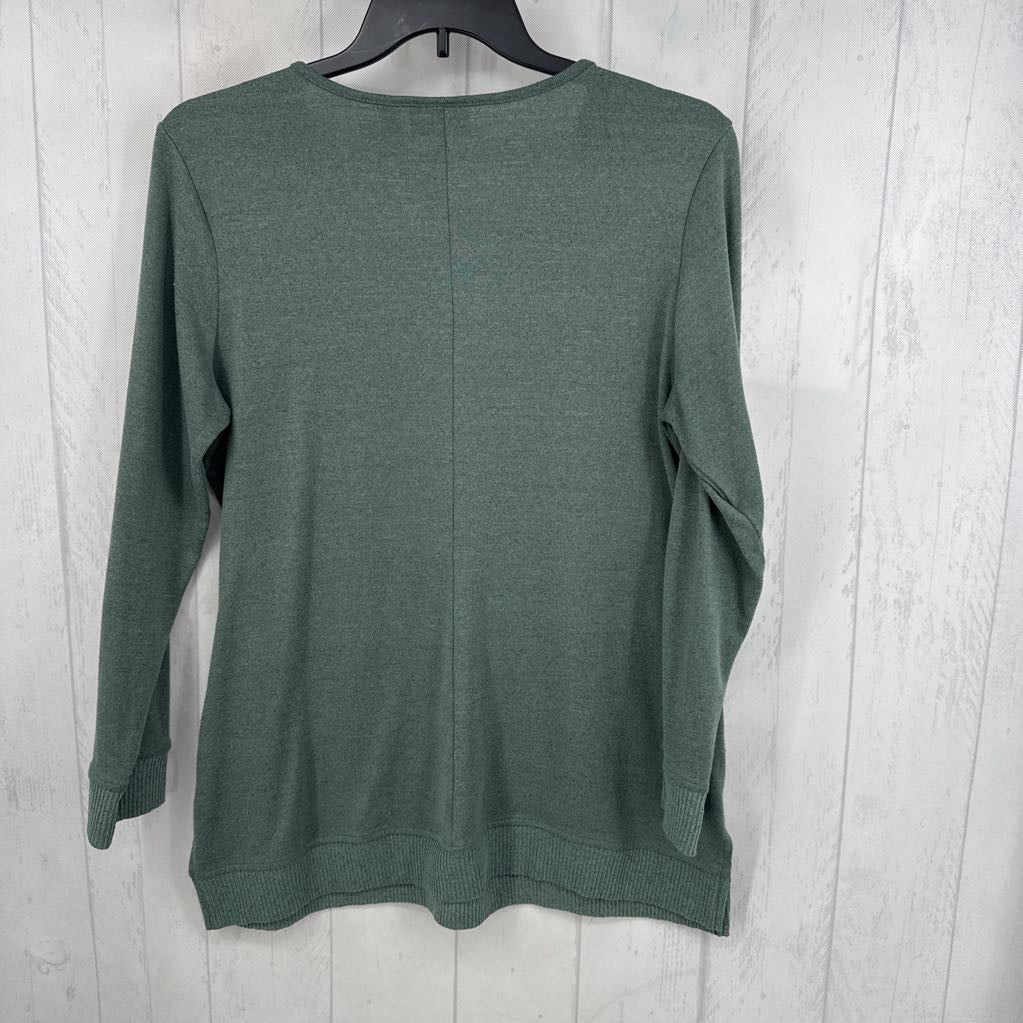 M v-neck l/s top