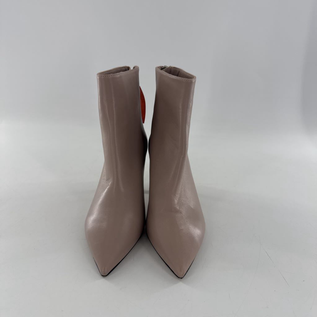 4.5 pointy toe kitten heel ankle boots