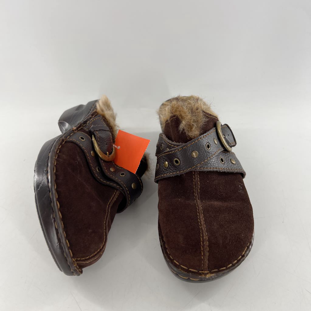 8 faux fur lined clog