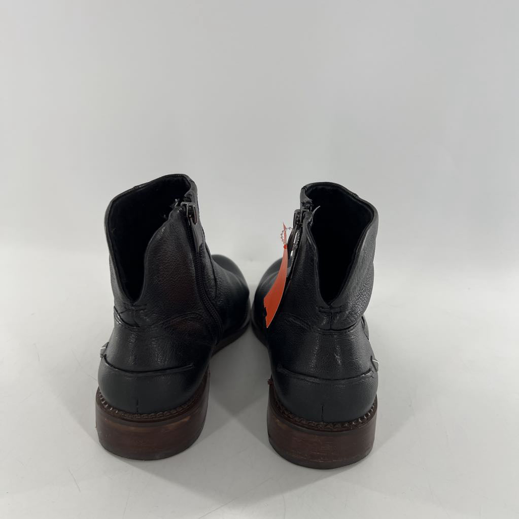 7.5 leather ankle boot
