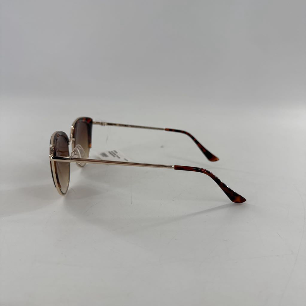 tortoise frame sunglasses
