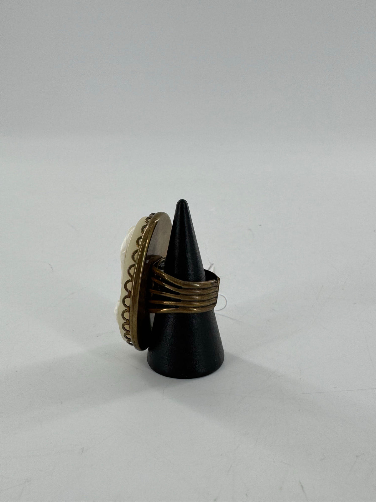 sz6 gold gold tone cameo ring