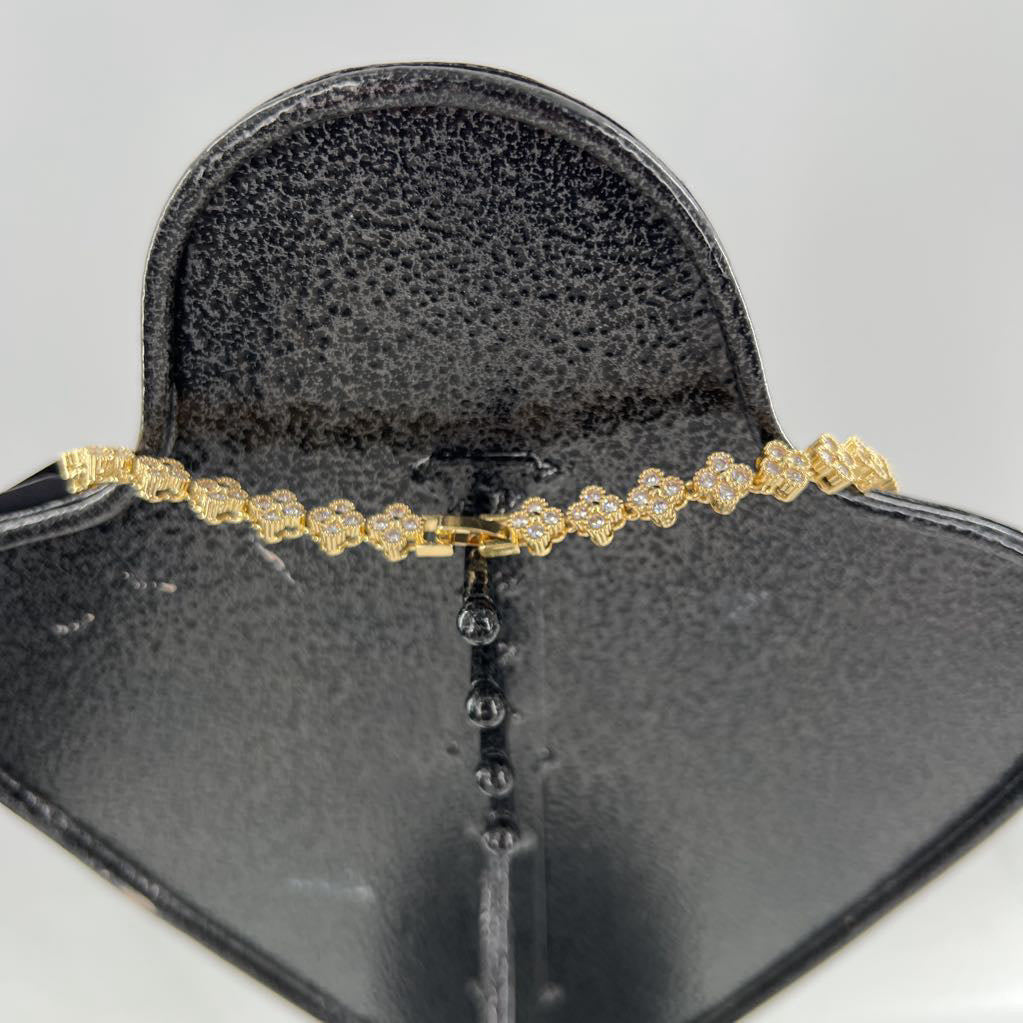 9" gold clover cz necklace