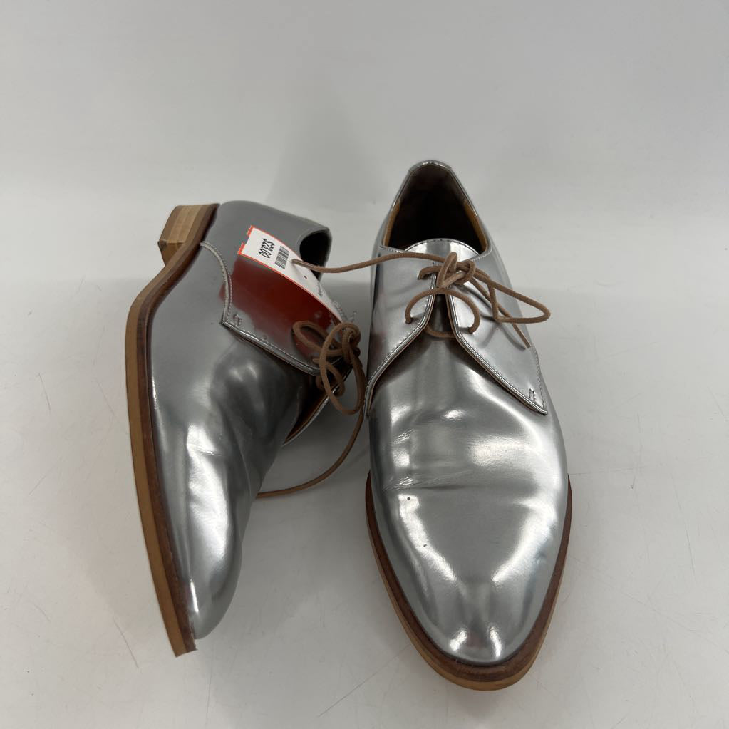 7.5 lace-up loafer