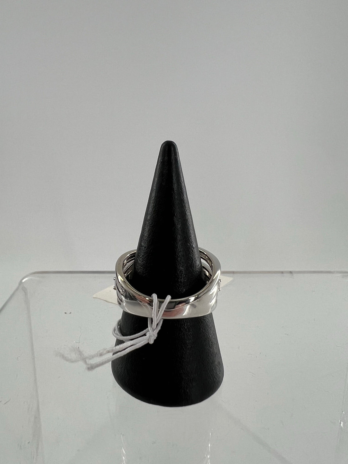 sz 8 silver criss-cross cz ring