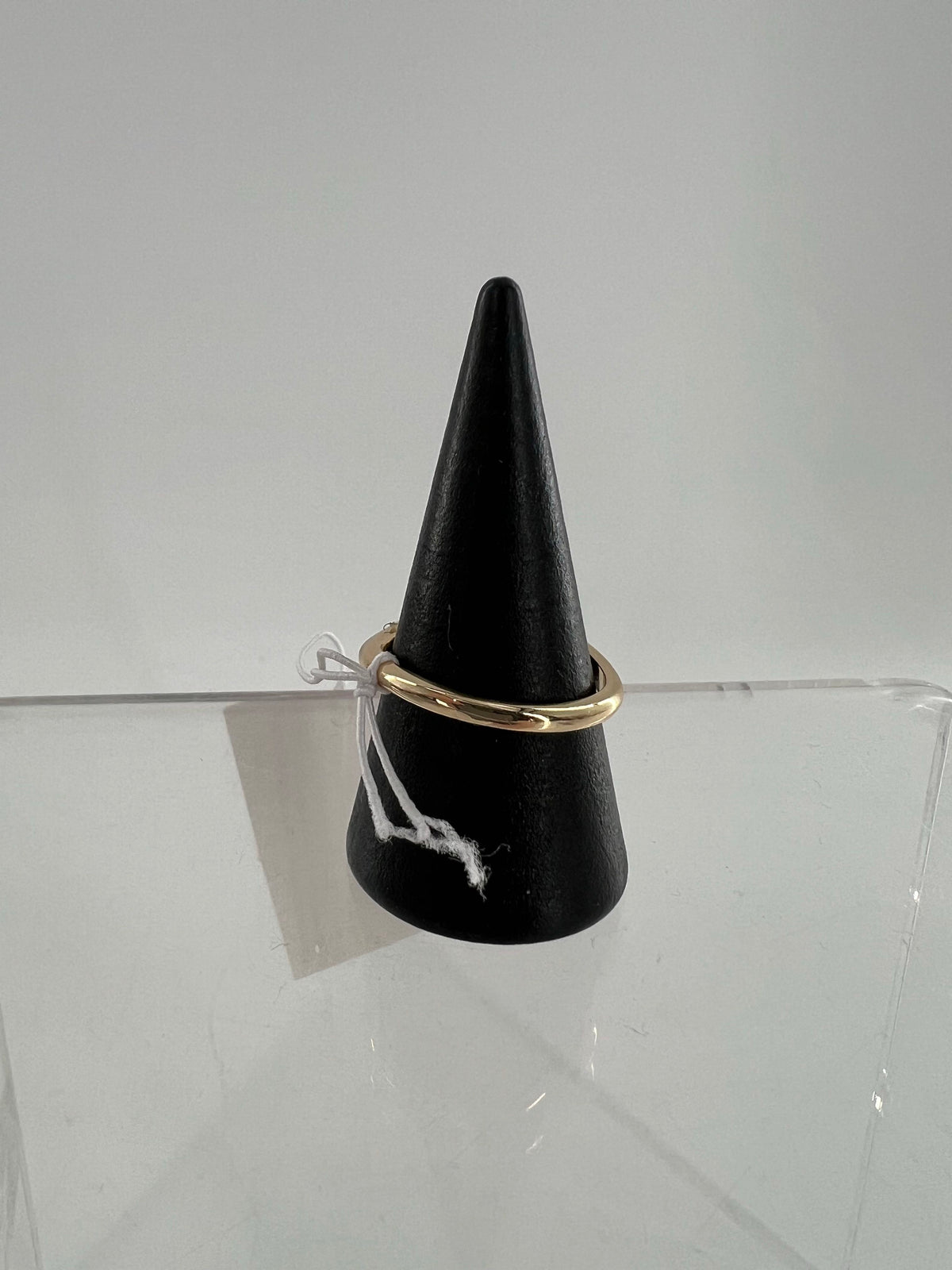 sz 8 gold tone teardrop stone ring
